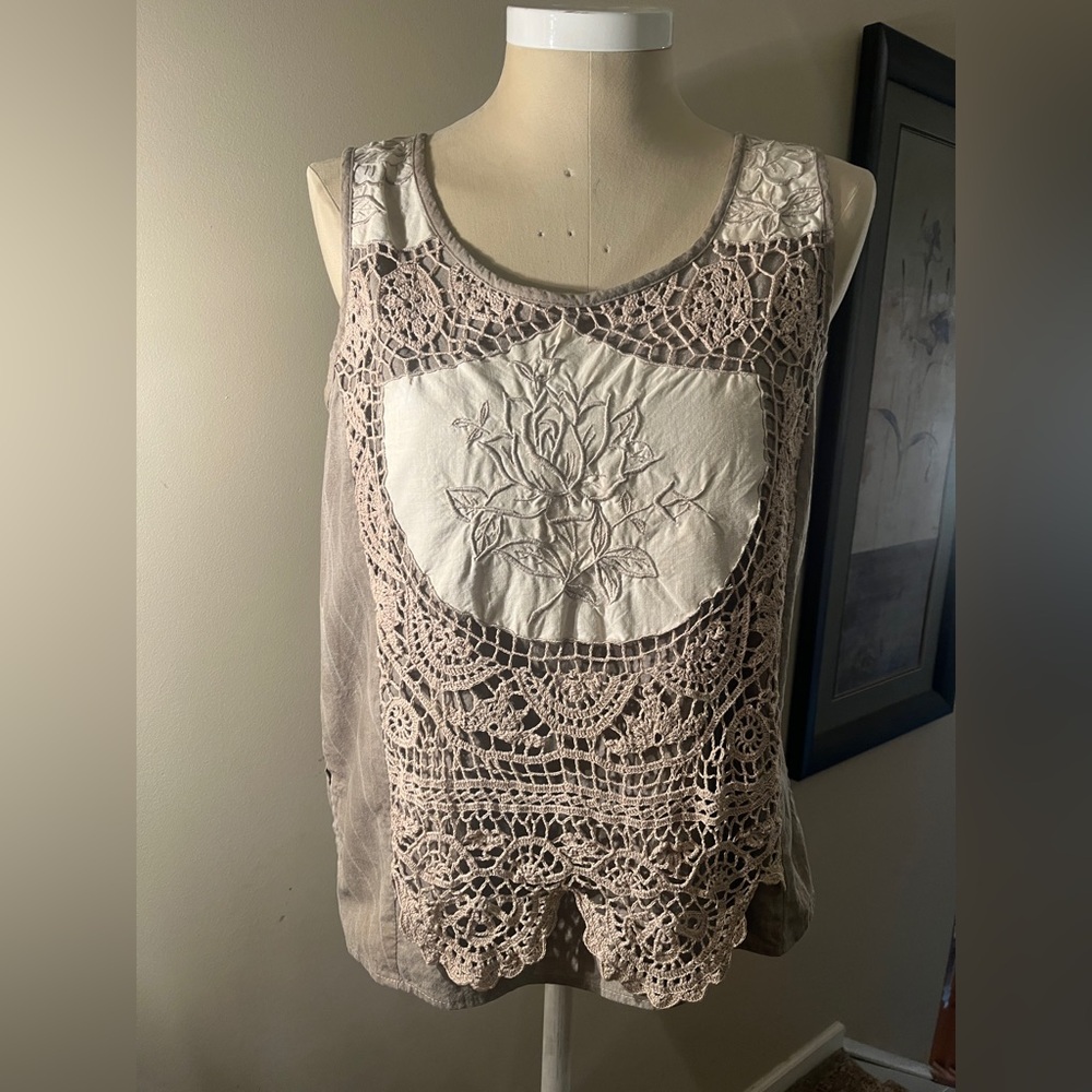 Lim’s vintage boho hand crochet lace sleeveless top. Size Medium.